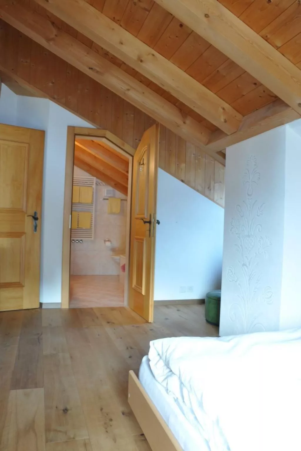 Chesa Sunasain V11-Inside