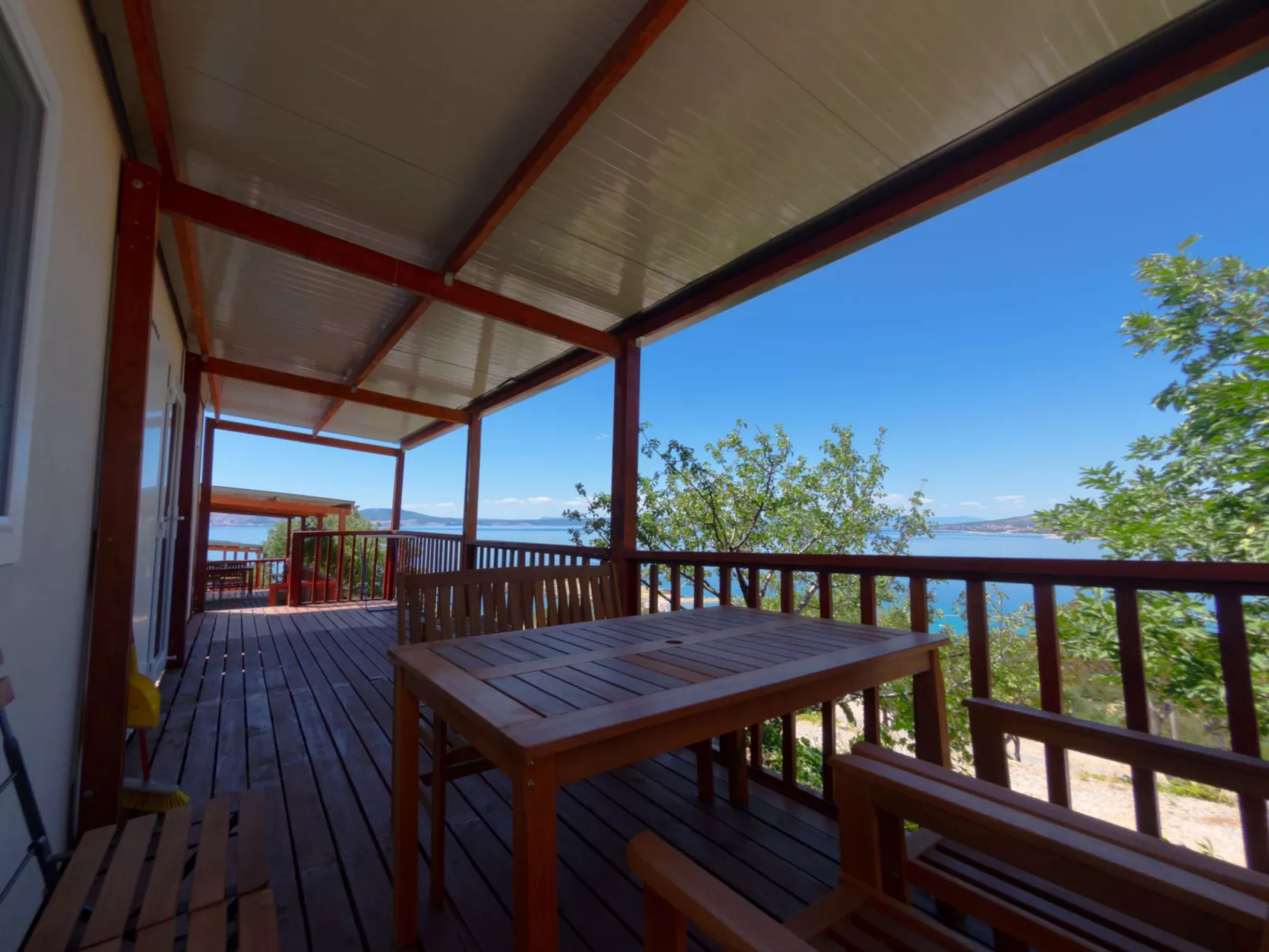 Mobilheim "Adria Family" mit Pool-Outside