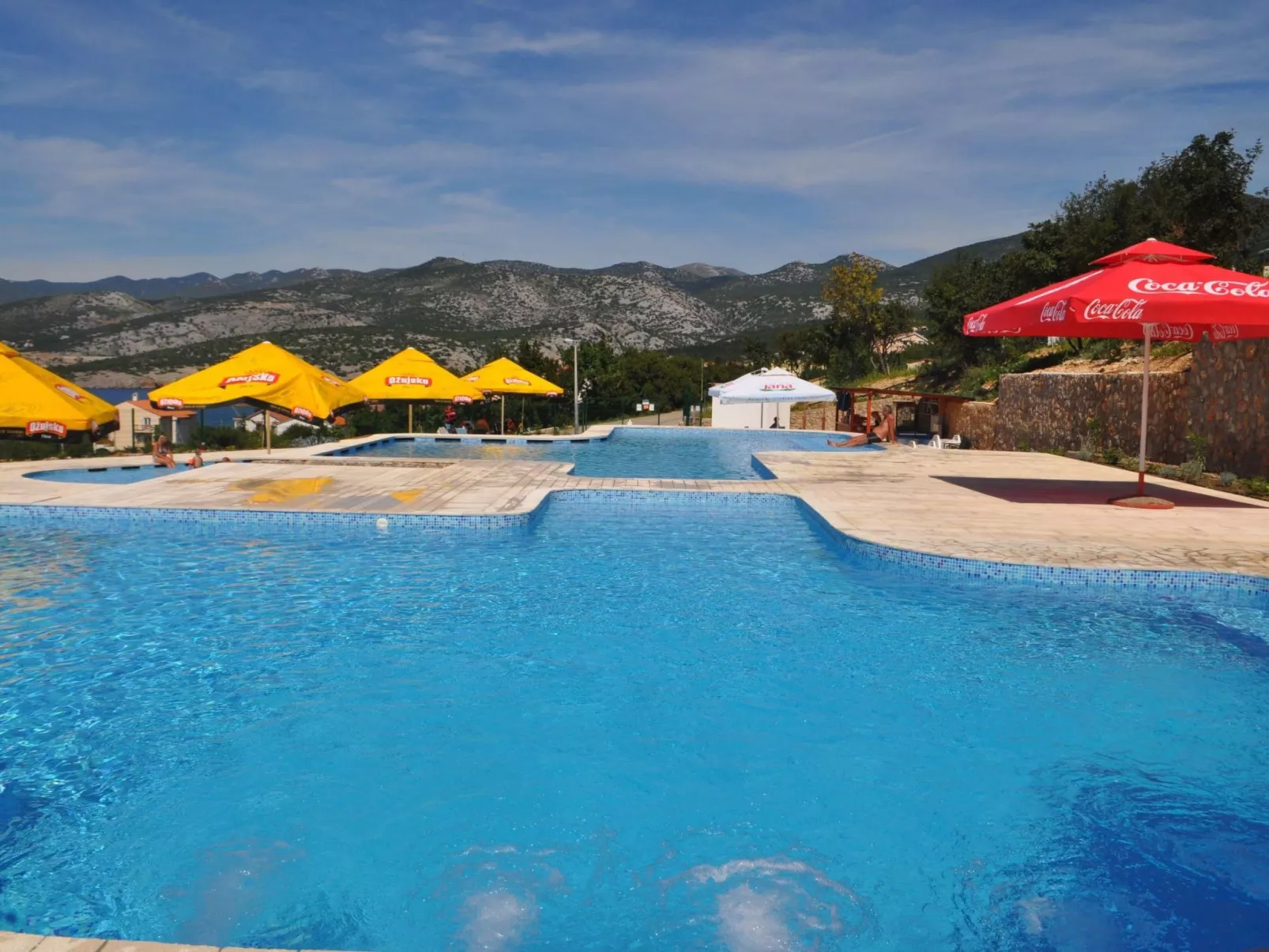 Mobilheim "Queen Campagna" mit gemeinschaftlichem Pool-Outside