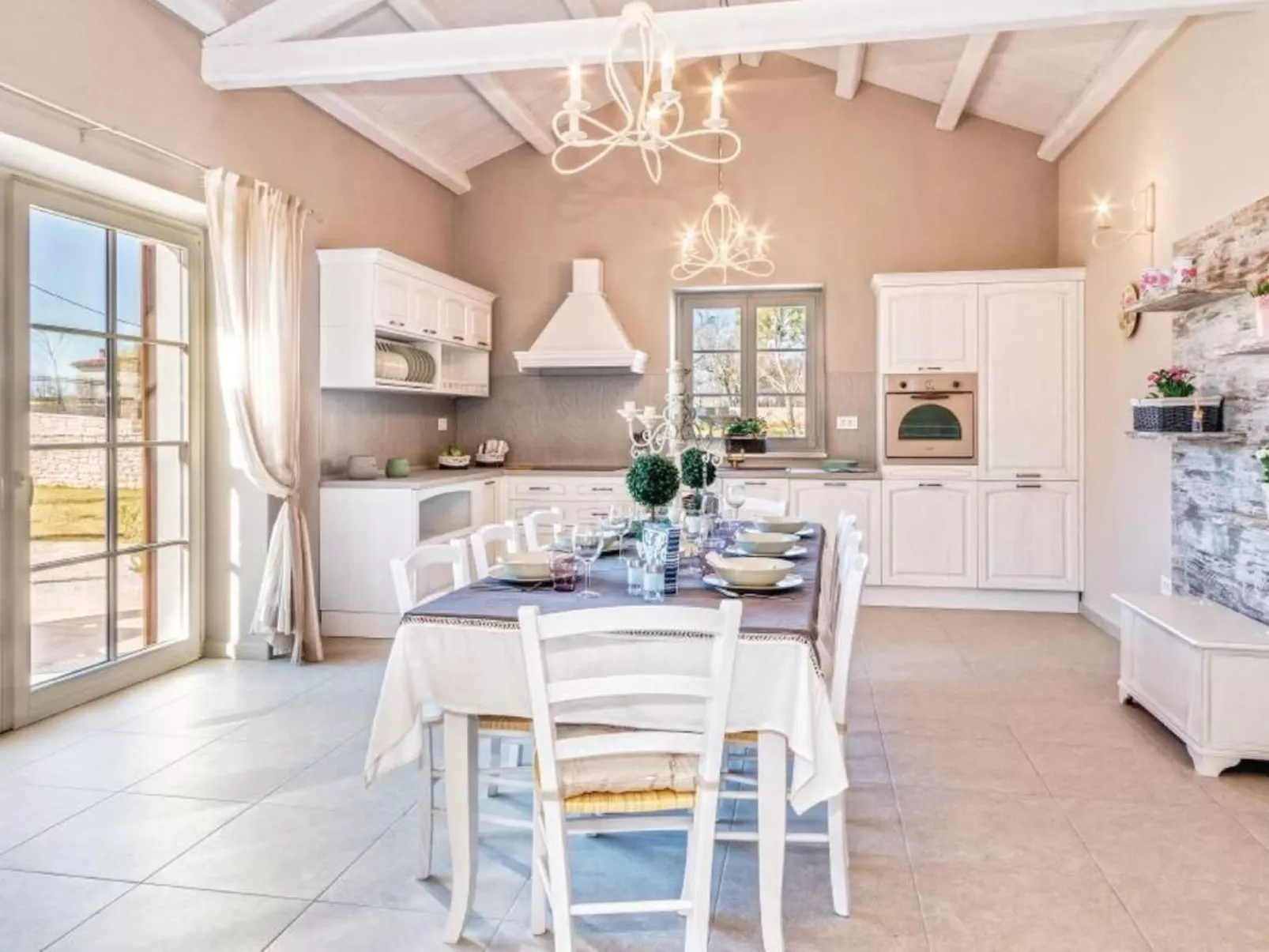 Mit Whirlpool und Sauna