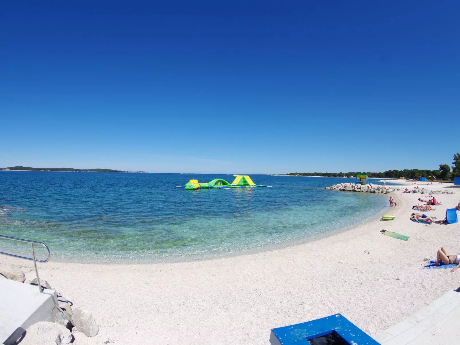 Studio-Apartment in Stinjan, 600 m vom Strand entfernt-Draußen