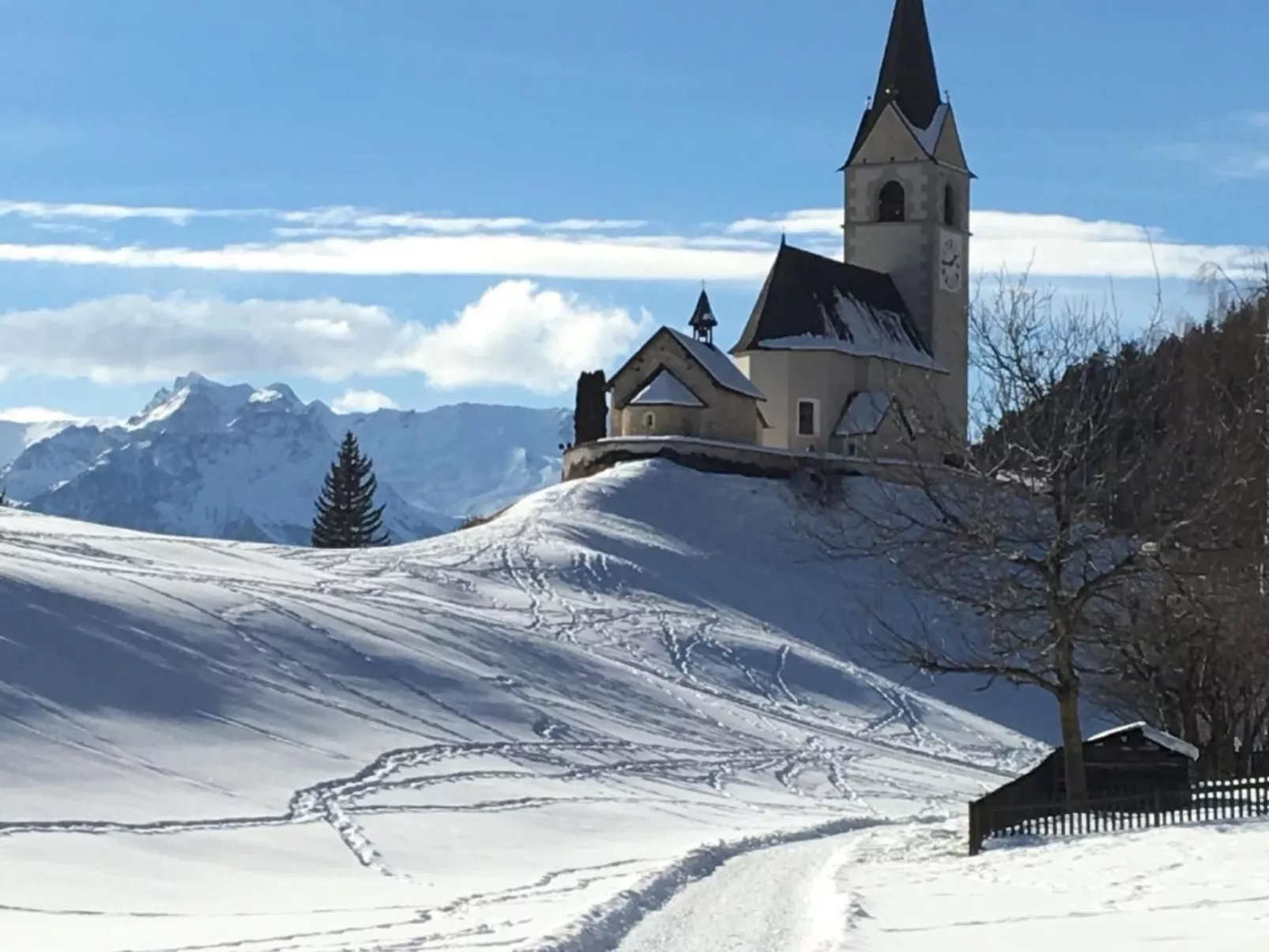 Historische Tgesa Ferrera-Outside