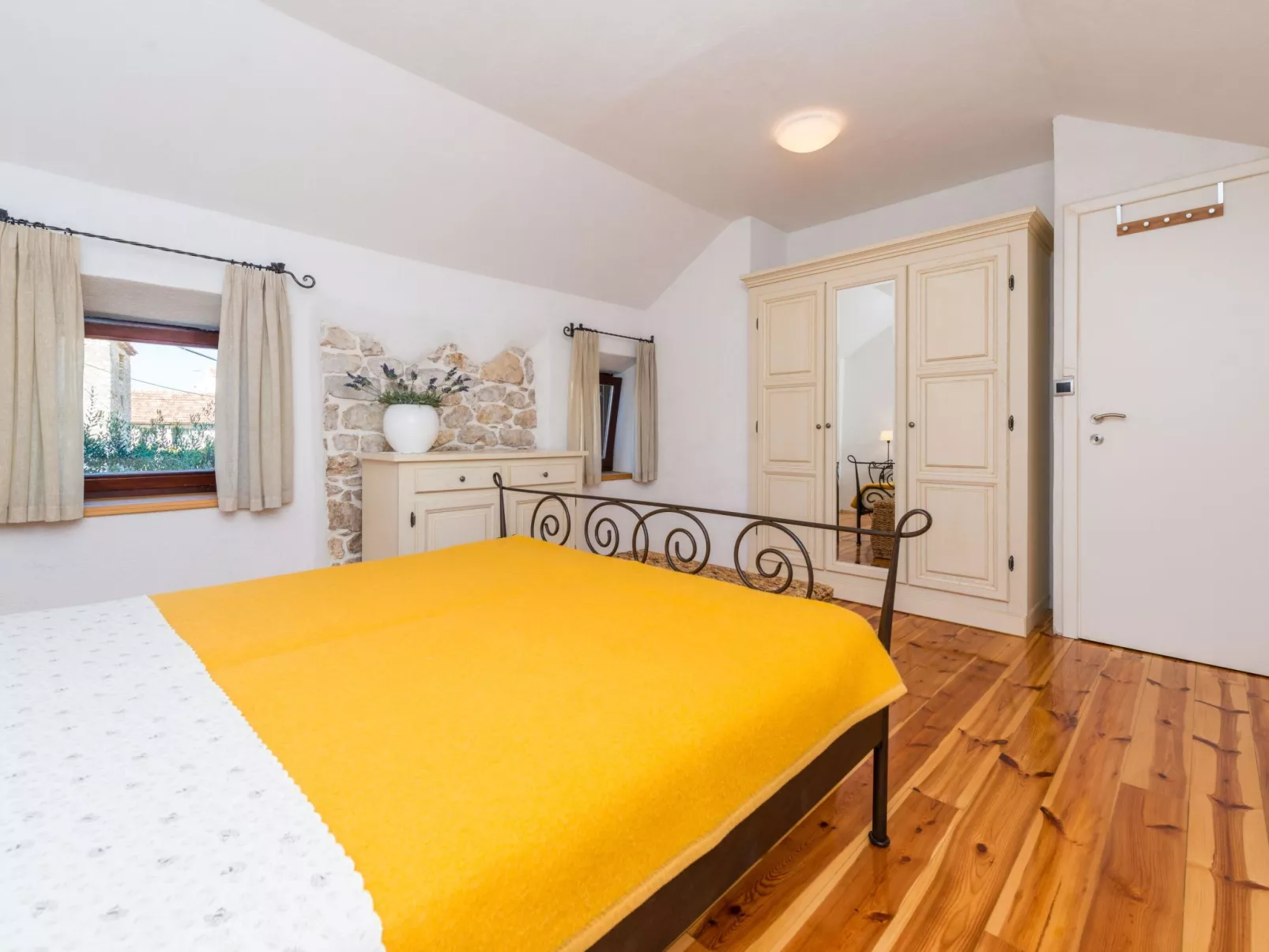 In Sukošan mit Privatem Garten-Dedans