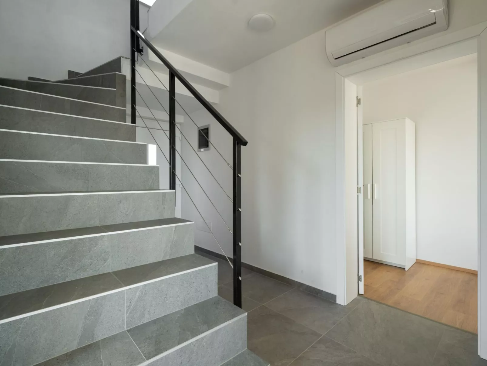 Villa Artec mit Meerblick-Drinnen