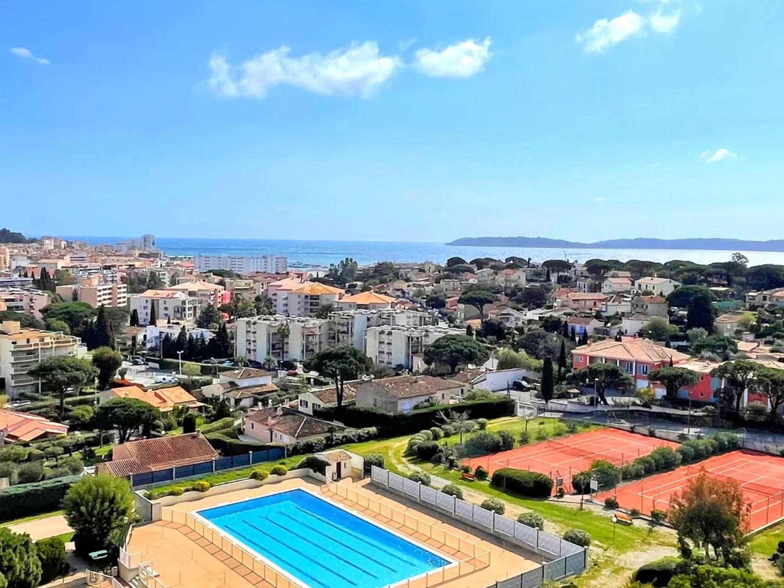 APT 4 pers - Residenz Swimmingpool - Klimaanlage - Meerblick-Drinnen