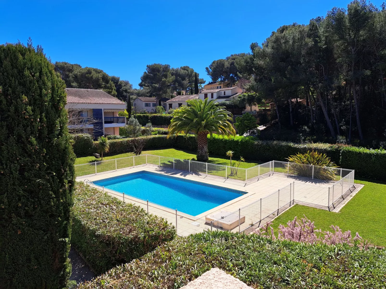 Aigues Marines-Inside