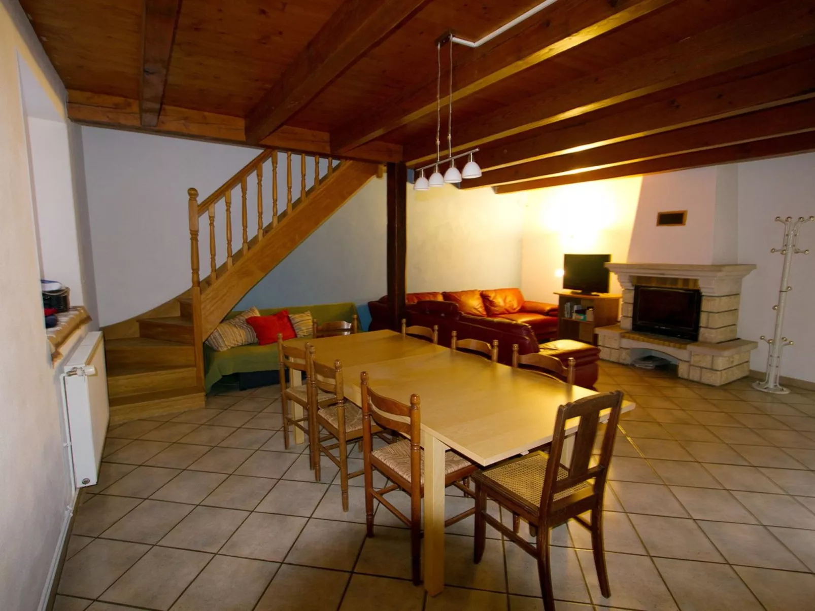 Großes Ferienhaus mit Terrasse und Garten-Inside