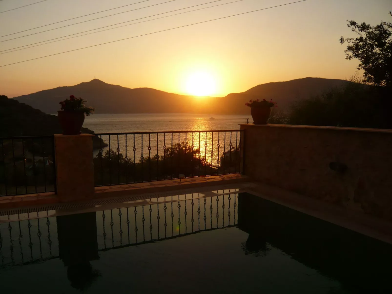 Ferienvilla Amare mit privatem Pool und Meerblick-Draußen