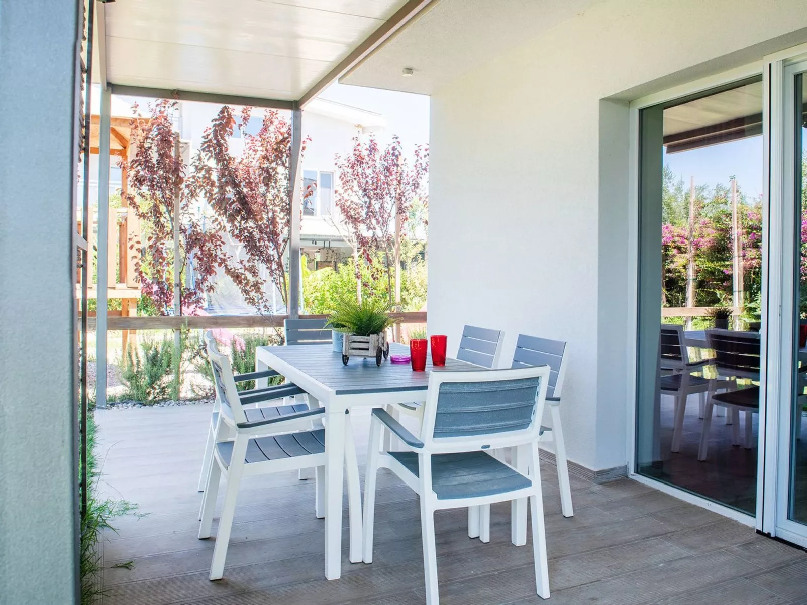 Geräumige Familienvilla, privater Pool und Garten-Image-tags.info