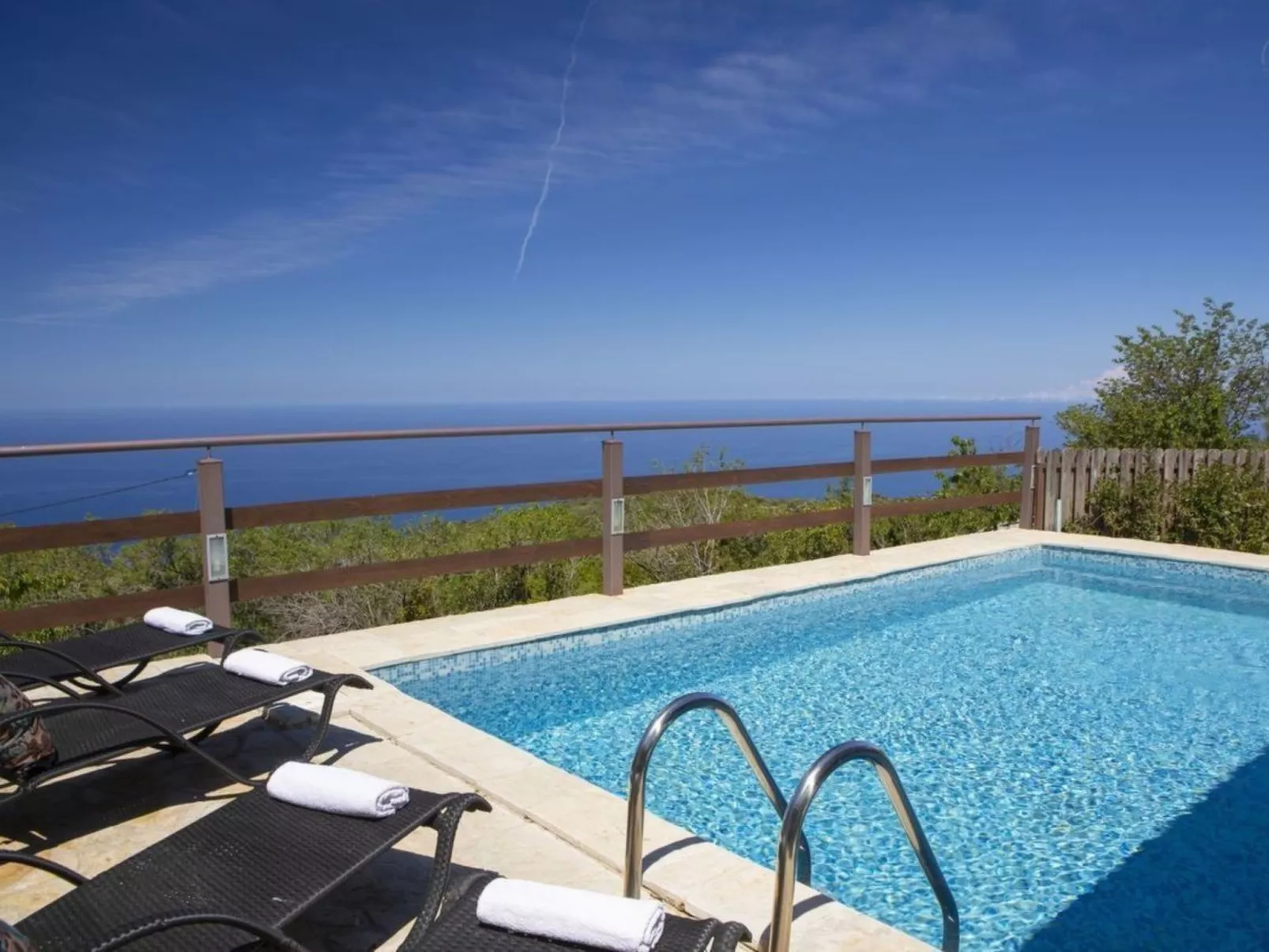 In Apollonii mit privatem Pool-Draußen