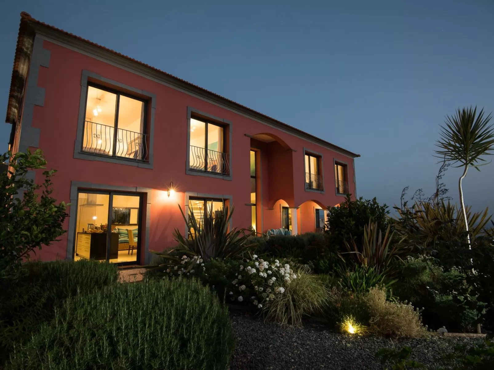 Ferienvilla mit Infinity Pool-Outside