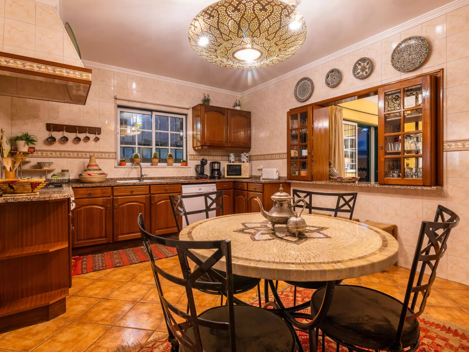 Feriendorf "Riad Serpa Galé". - Drinnen