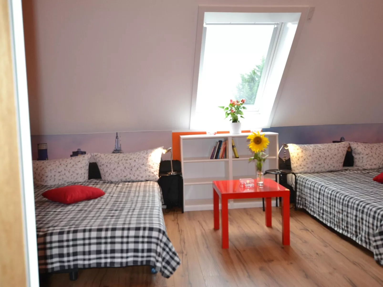 Großzügige Ferienwohnung mit Terrasse-Drinnen