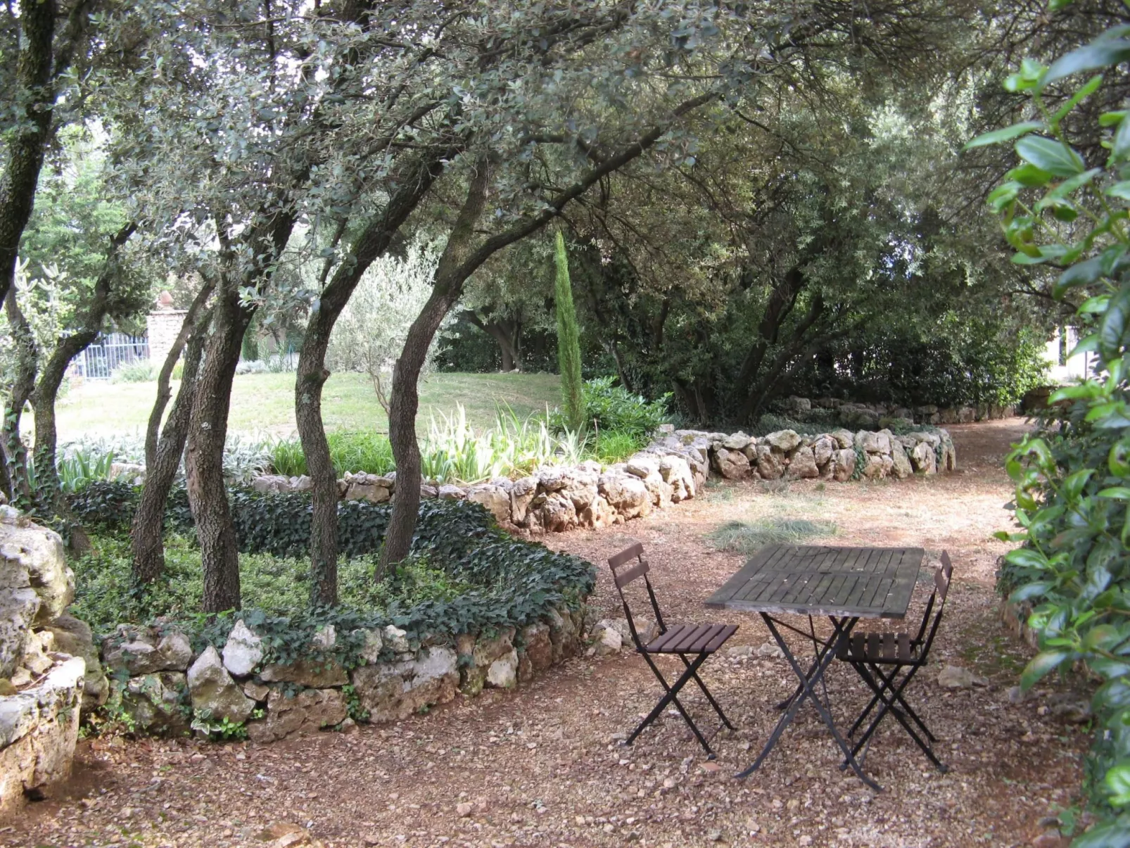 À l'abri du Mistral-Dehors