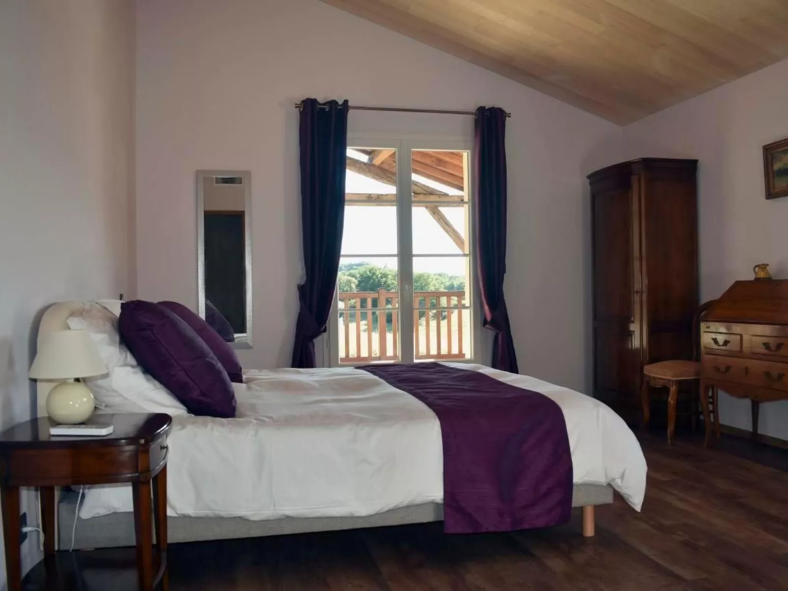 Domäne "Domaine de Ravel"-Drinnen