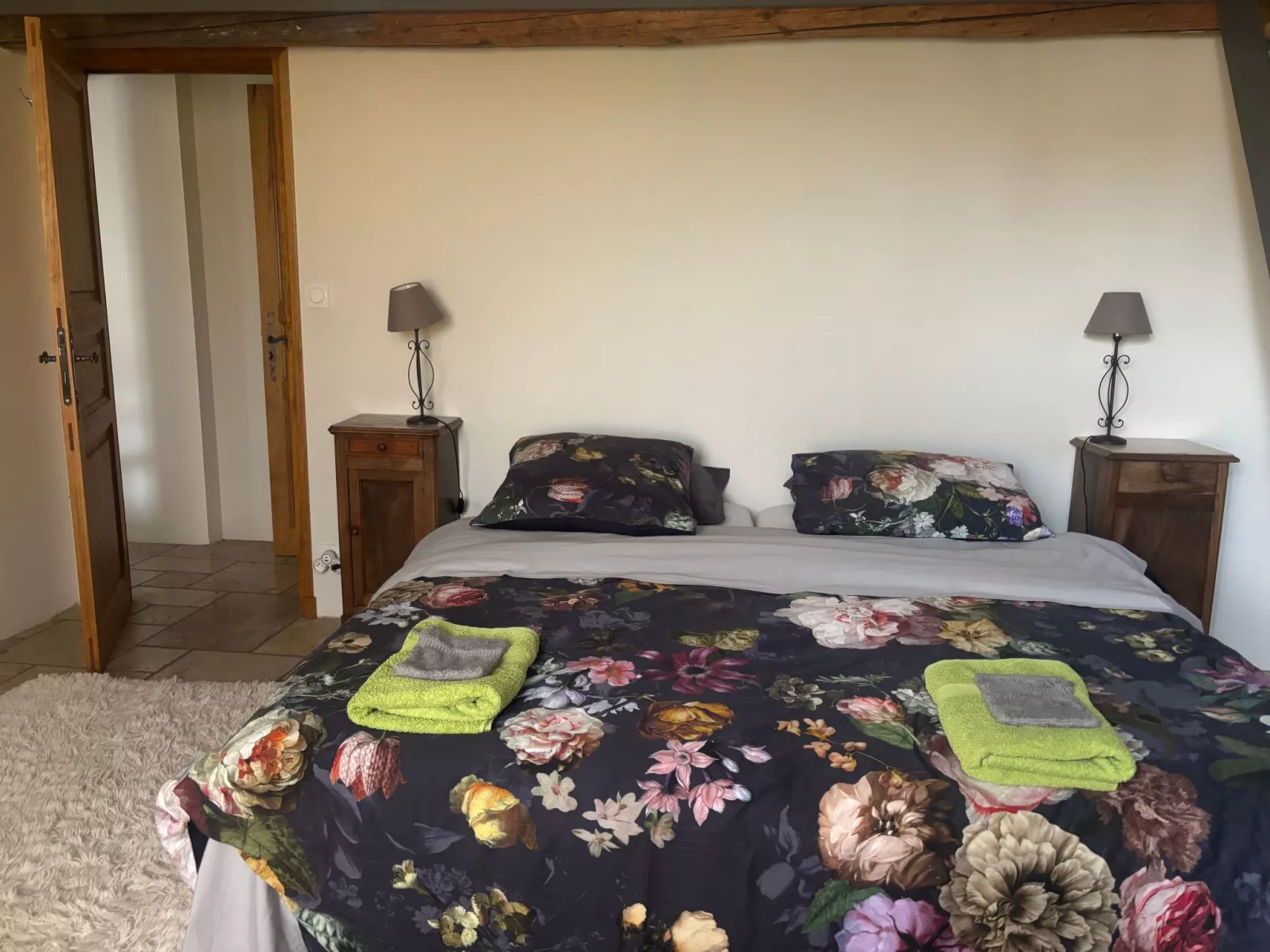 Dorfhaus in provencal mit Pool-Inside