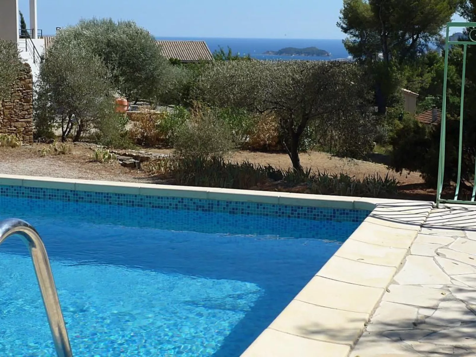 Villa und Pool mit Meerblick nur für Sie-Outside