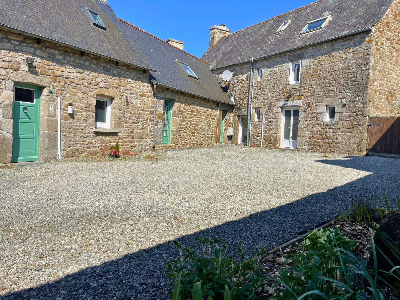 Les Gîtes de l'Etang Neuf (Die Unterkünfte von Etang Neuf)-Outside