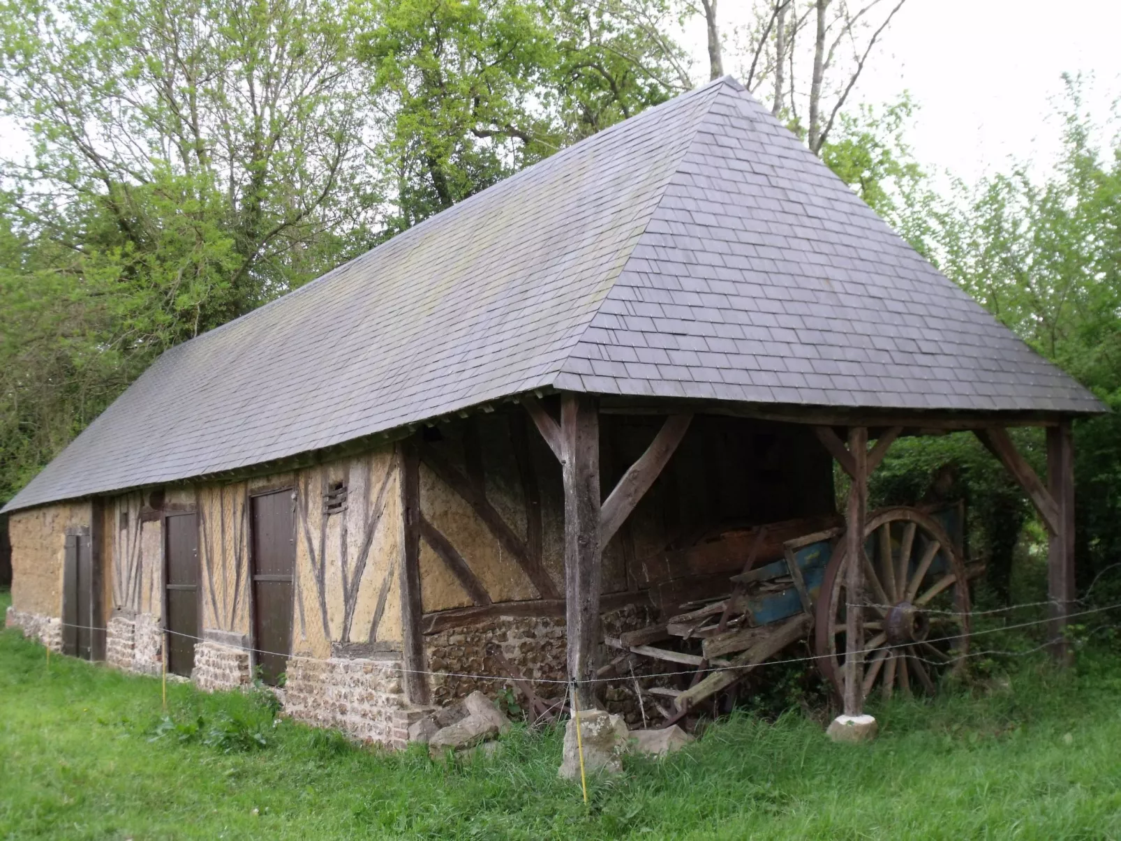 "La Petite Cauvinière"-Image-tags.info