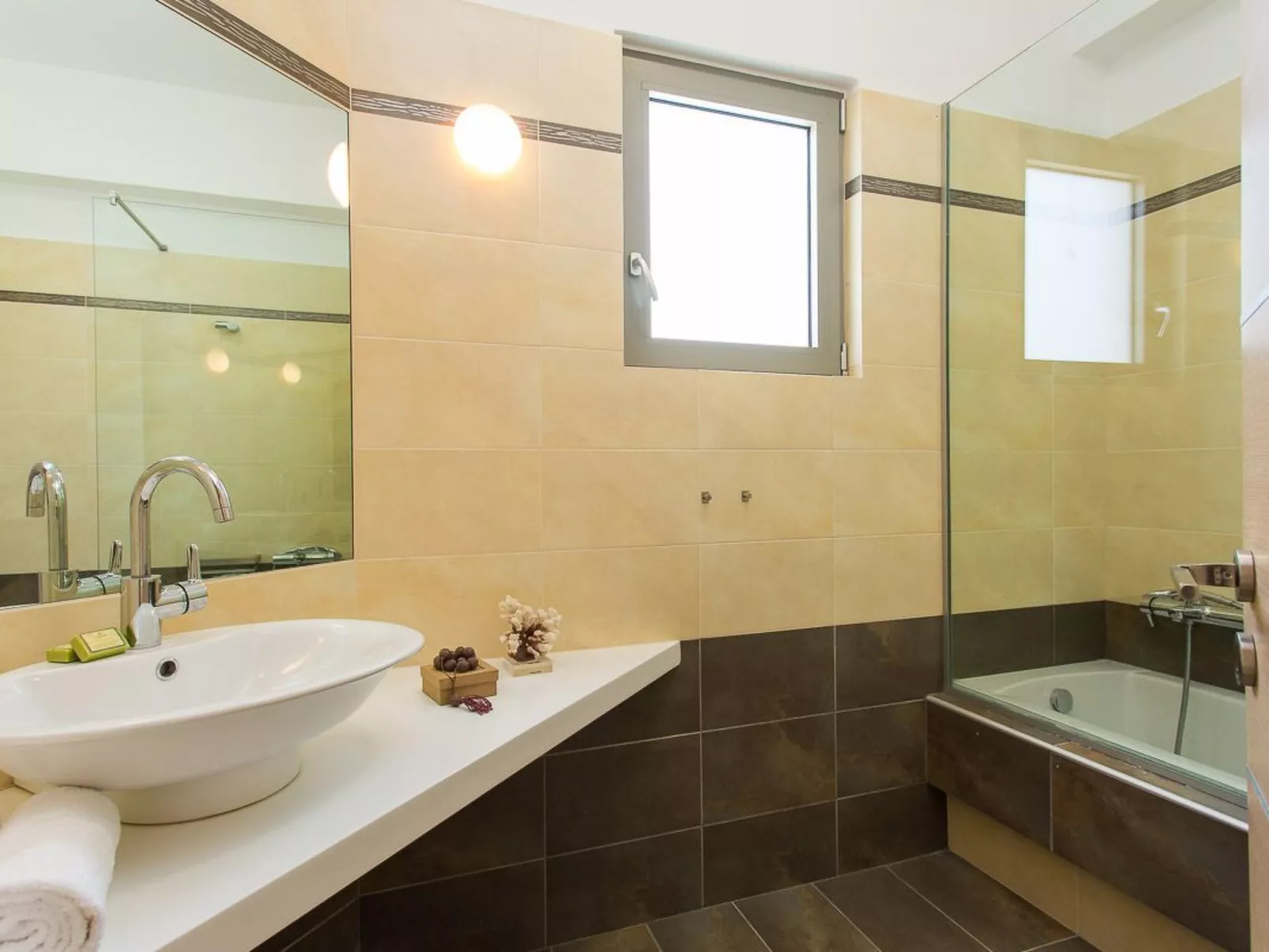 Deluxe Villa Ianthos - Whirlpool im Freien, Kinderpool-Inside