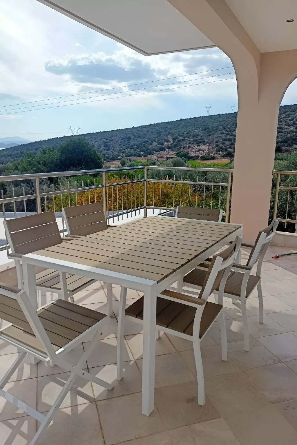 Anwesen "Villa Livadia" mit Infinity-Pool-Dehors