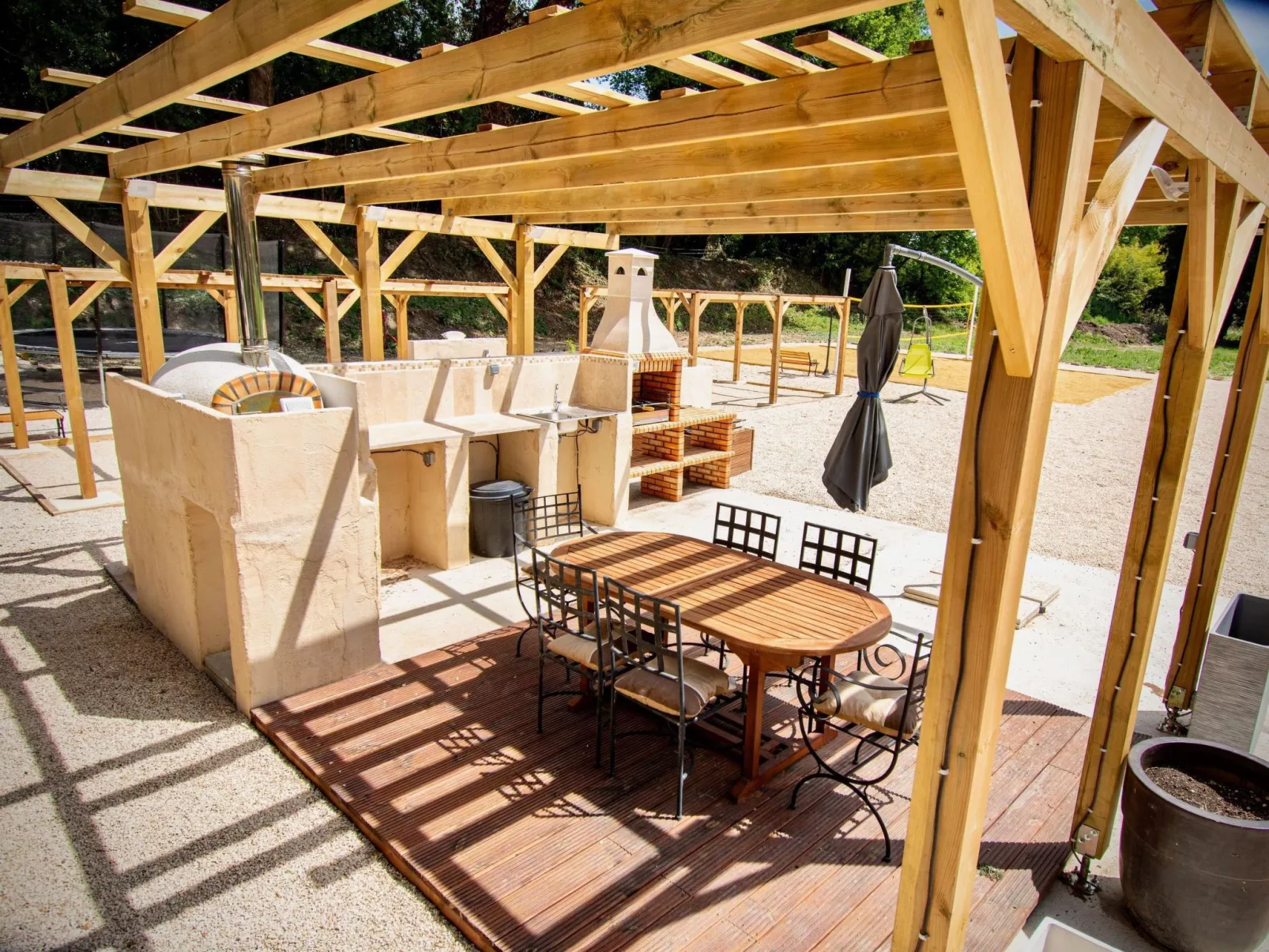 Leonie's Gîte Moulin de Tartay in Avignon-Draußen