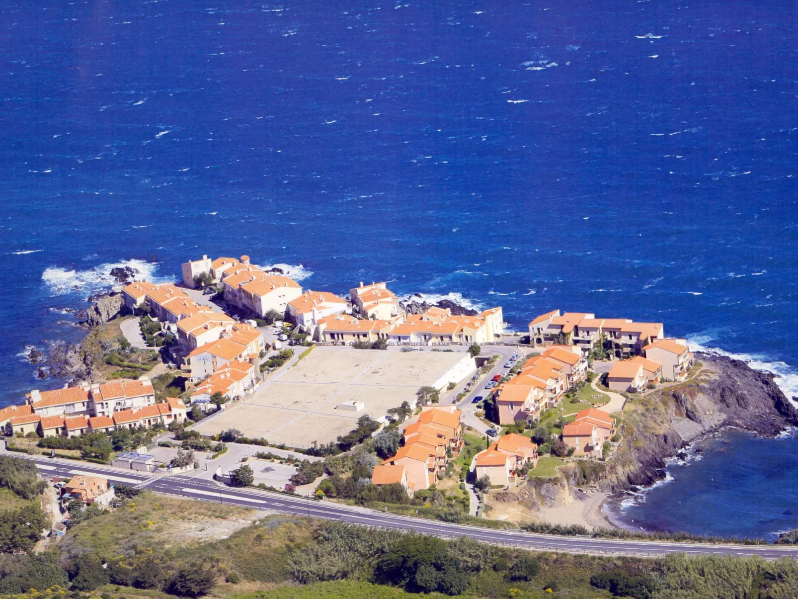 Mit Blick auf das Wasser-Outside