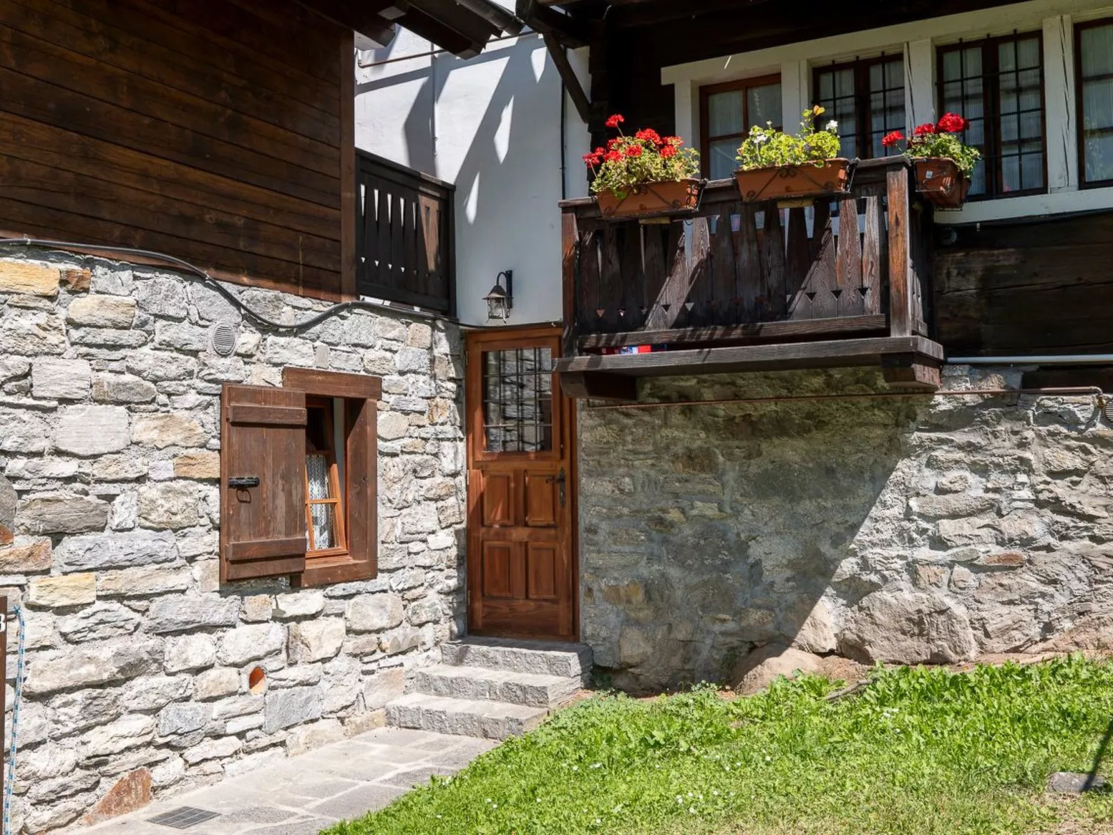 Wohnung im Dorfzentrum Ronco 2-Draußen