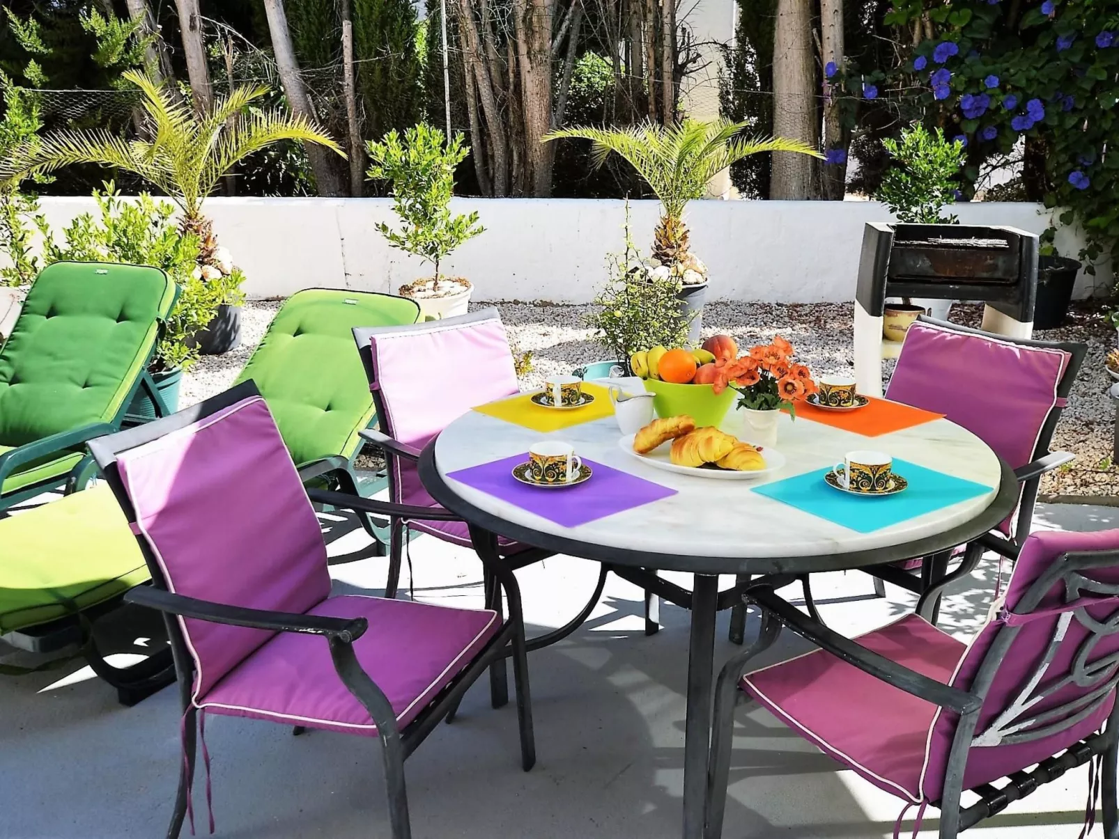 Wohnung mit Blick auf das Wasser-Draußen