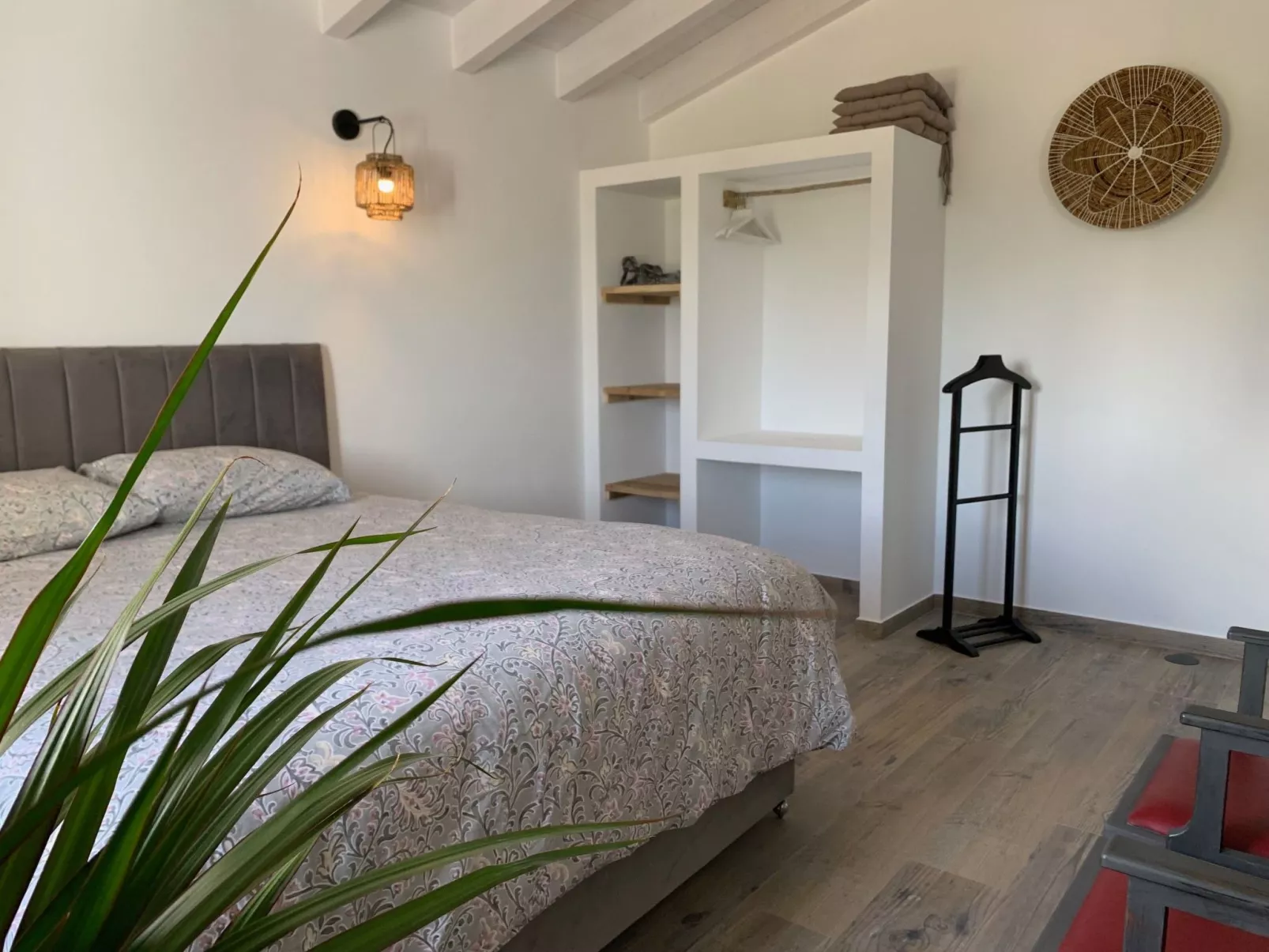 Auf dem Lande in der Nähe des Strandes-Inside