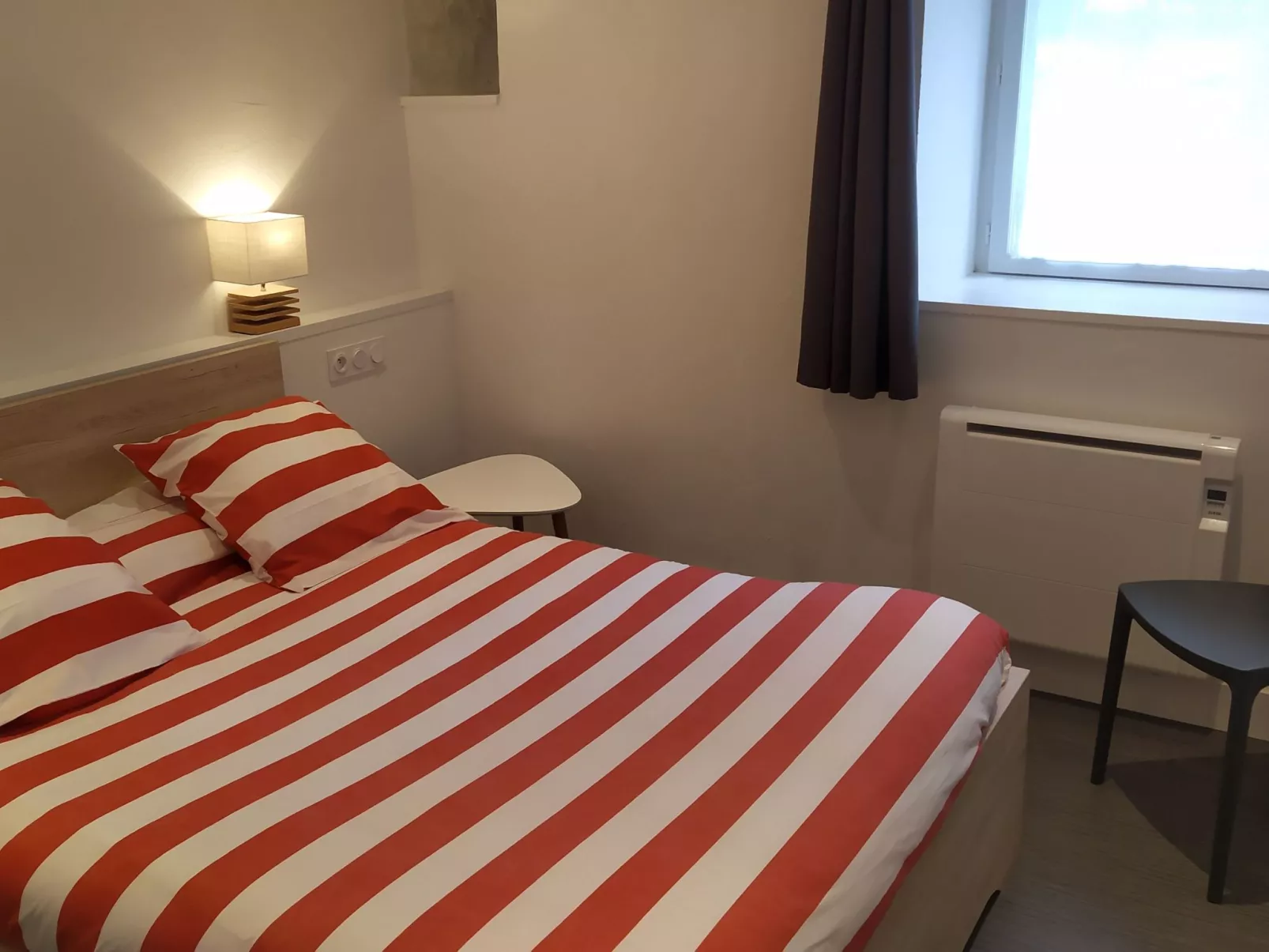 Großes Haus mit überdachtem und beheiztem Swimmingpool-Inside