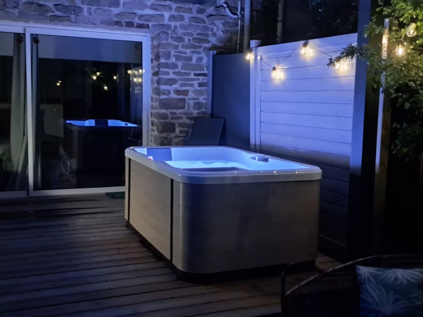 "L'Aube" - privates SPA - ruhig gelegen-Draußen