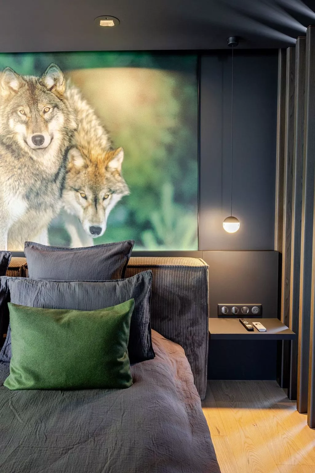 Loge aux Loups, Innenpool, Sauna, nahe am See-Image-tags.info