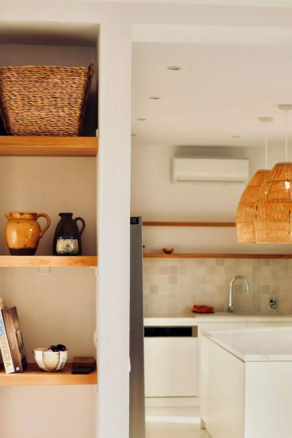 "Villa Nepenthe"-Inside