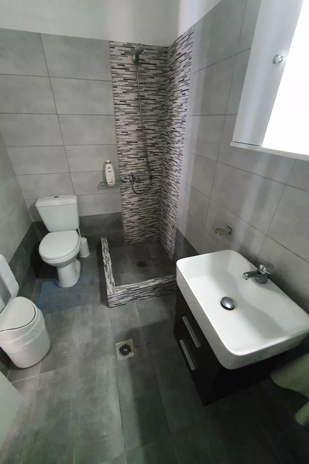 Charmantes Ferienhaus in Ia mit Privater Terrasse-Inside