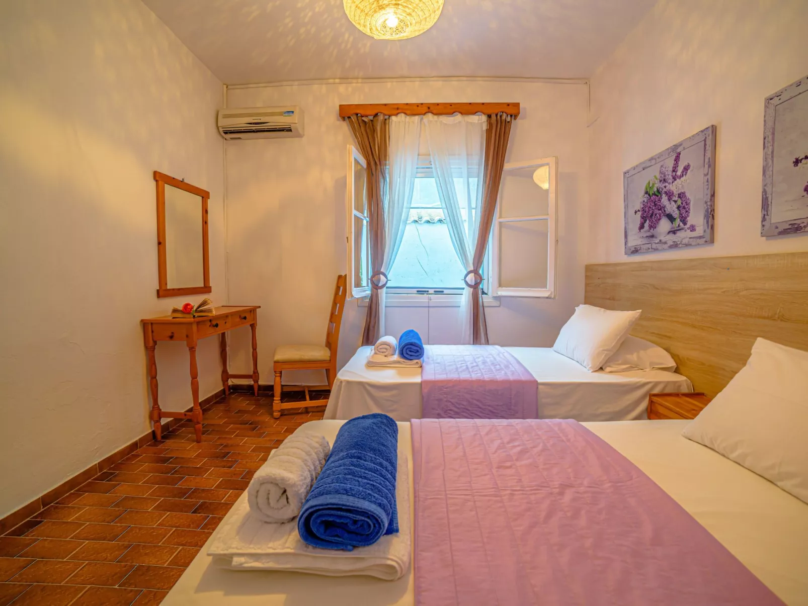 In Nisaki mit Pool-Drinnen