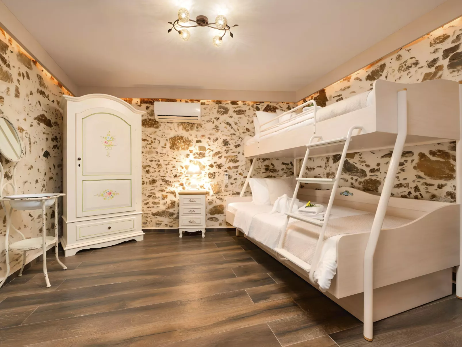 Petralis Luxus Villa Pool Whirlpool-Drinnen