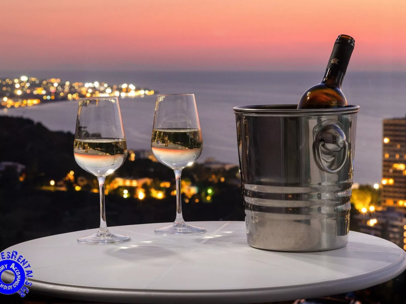 Rhodes Skyline Suites-Draußen