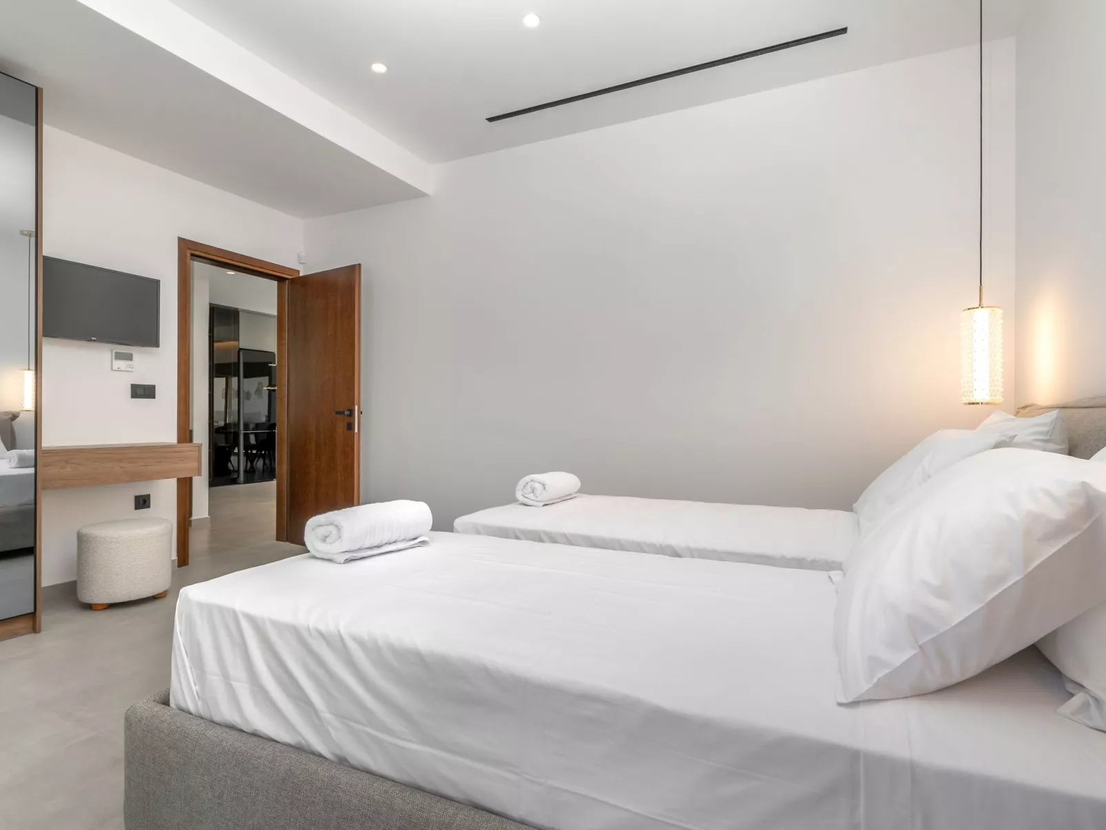 Emerald Estate-Dedans