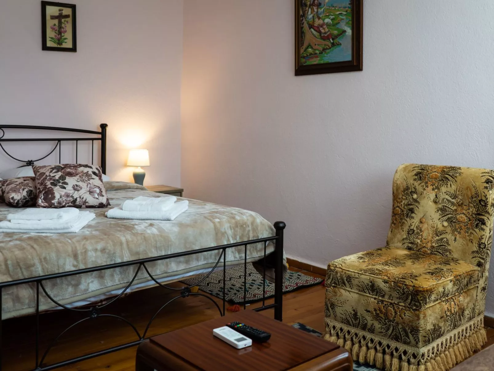 Fani's Haus unter Meteora-Drinnen