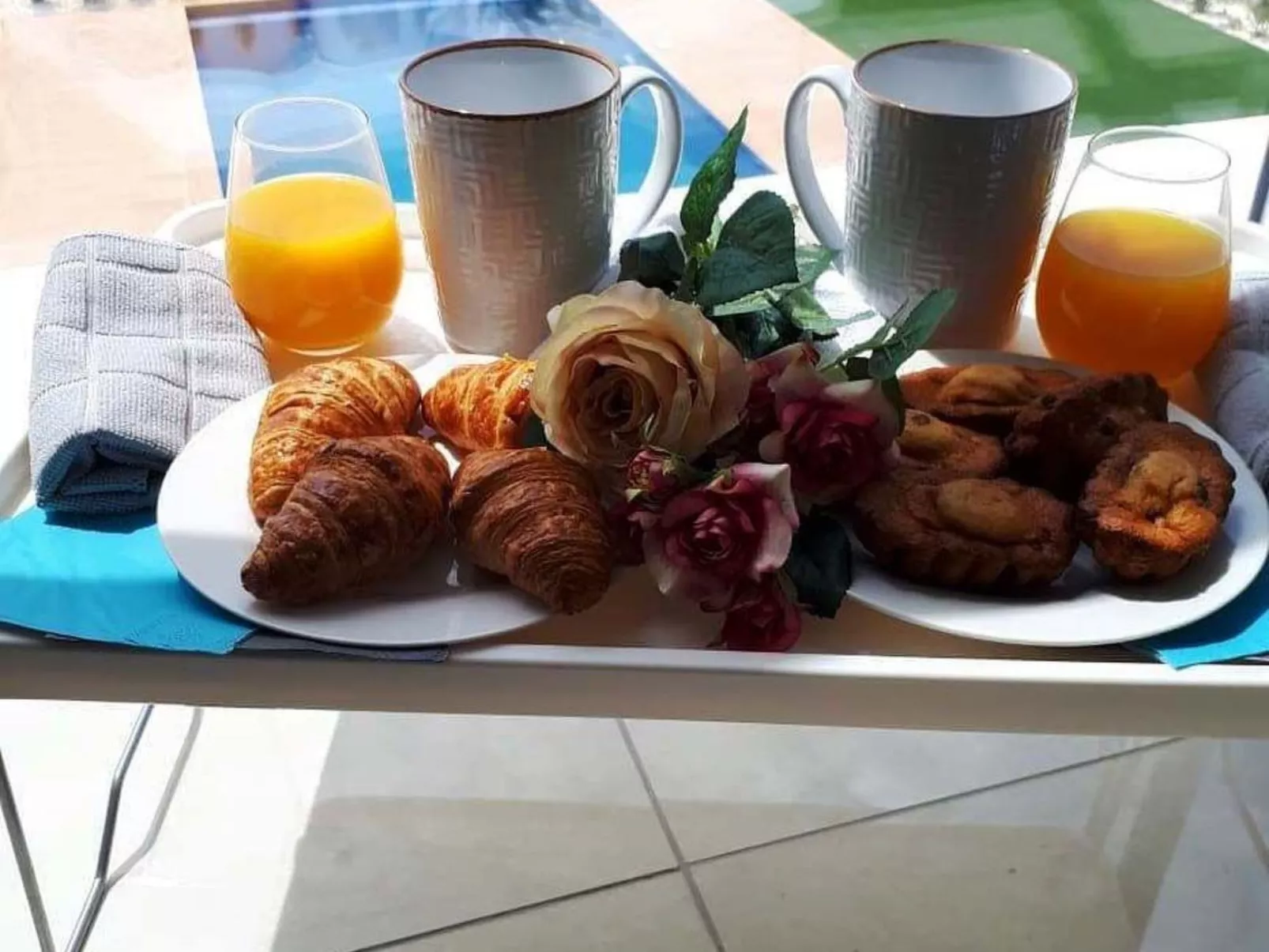 Luxuriöse Villa mit privatem Pool und Whirlpool-Drinnen