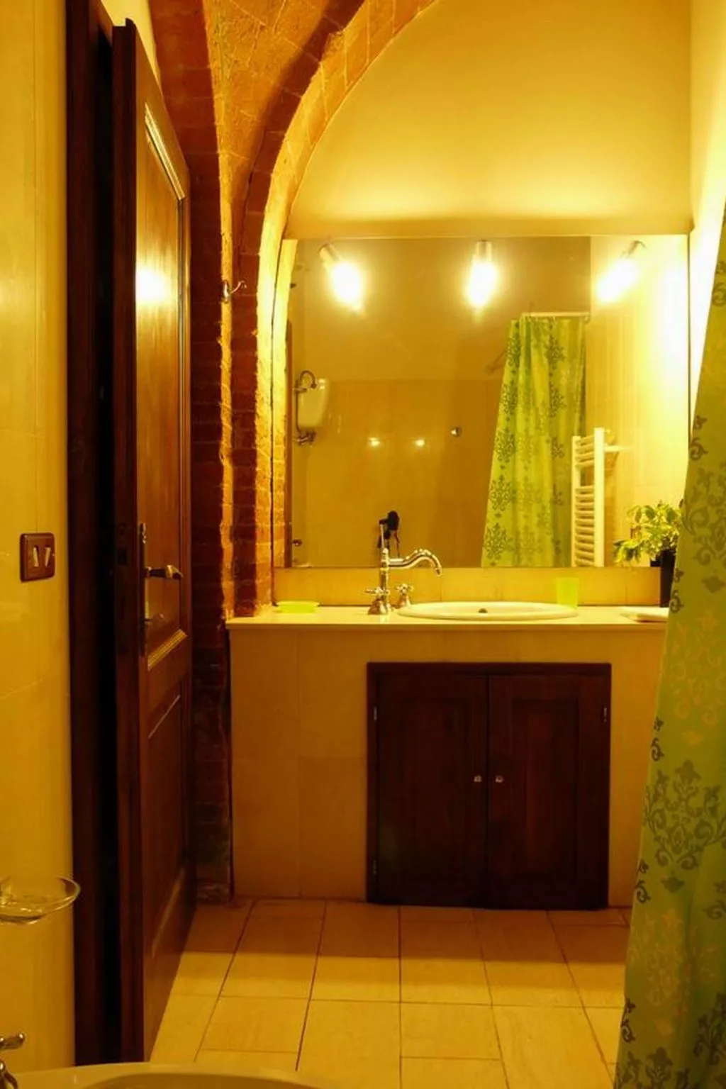 "Gelsomino casteltt"-Dedans