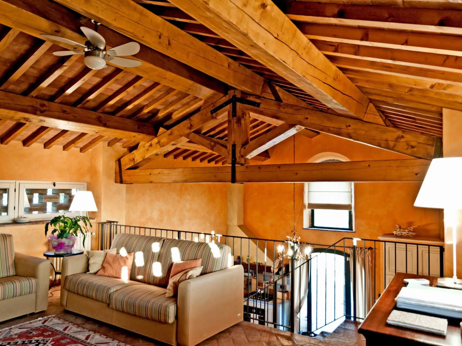 "Colle sotto 4" mit Infinity-Pool-Drinnen