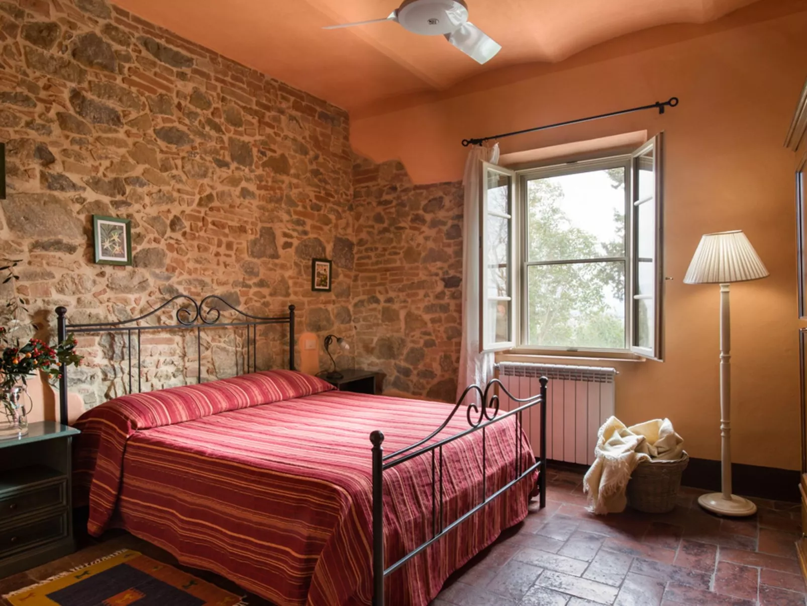 Ferienvilla 'Vignacce' mit eigenem Jacuzzi-Inside