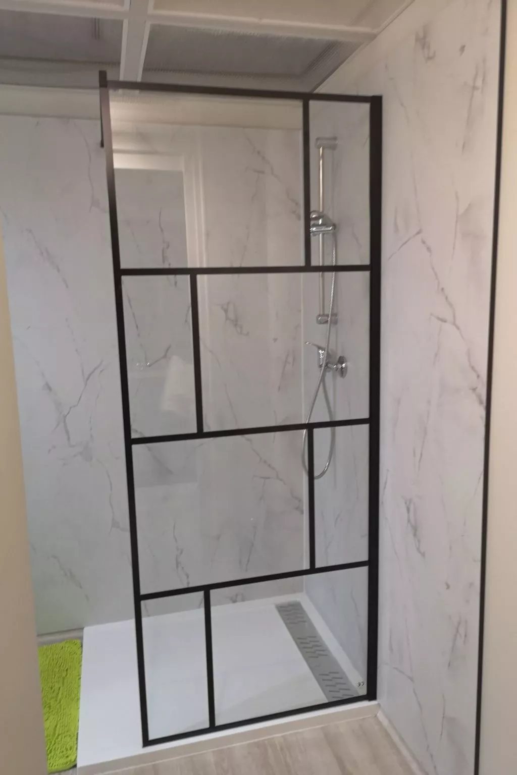 Hübsches Tiny Cottage mit Waldblick im Feriendorf-Drinnen