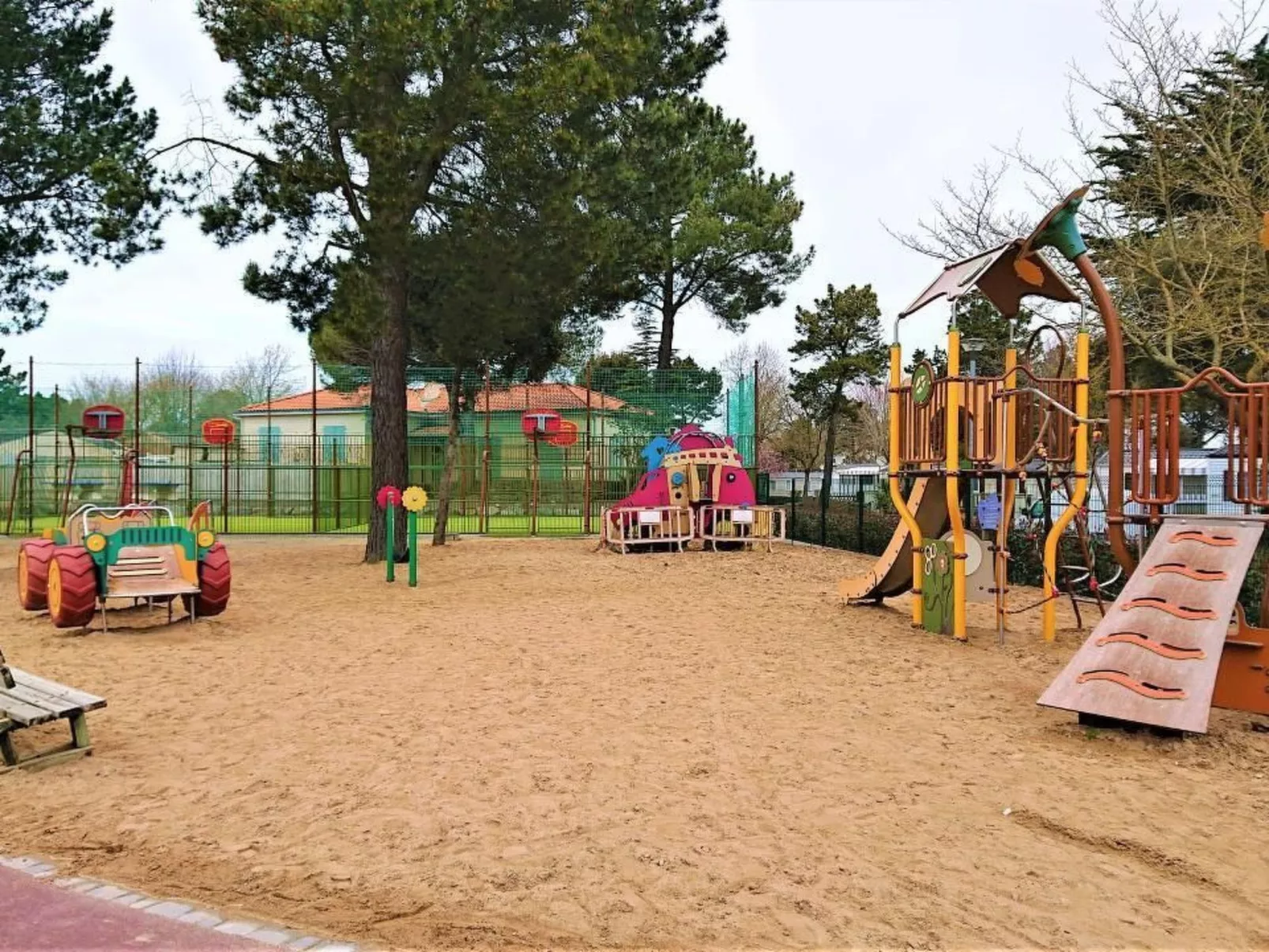 Mobilheim 3 chambres, klettern, Ll-Dehors