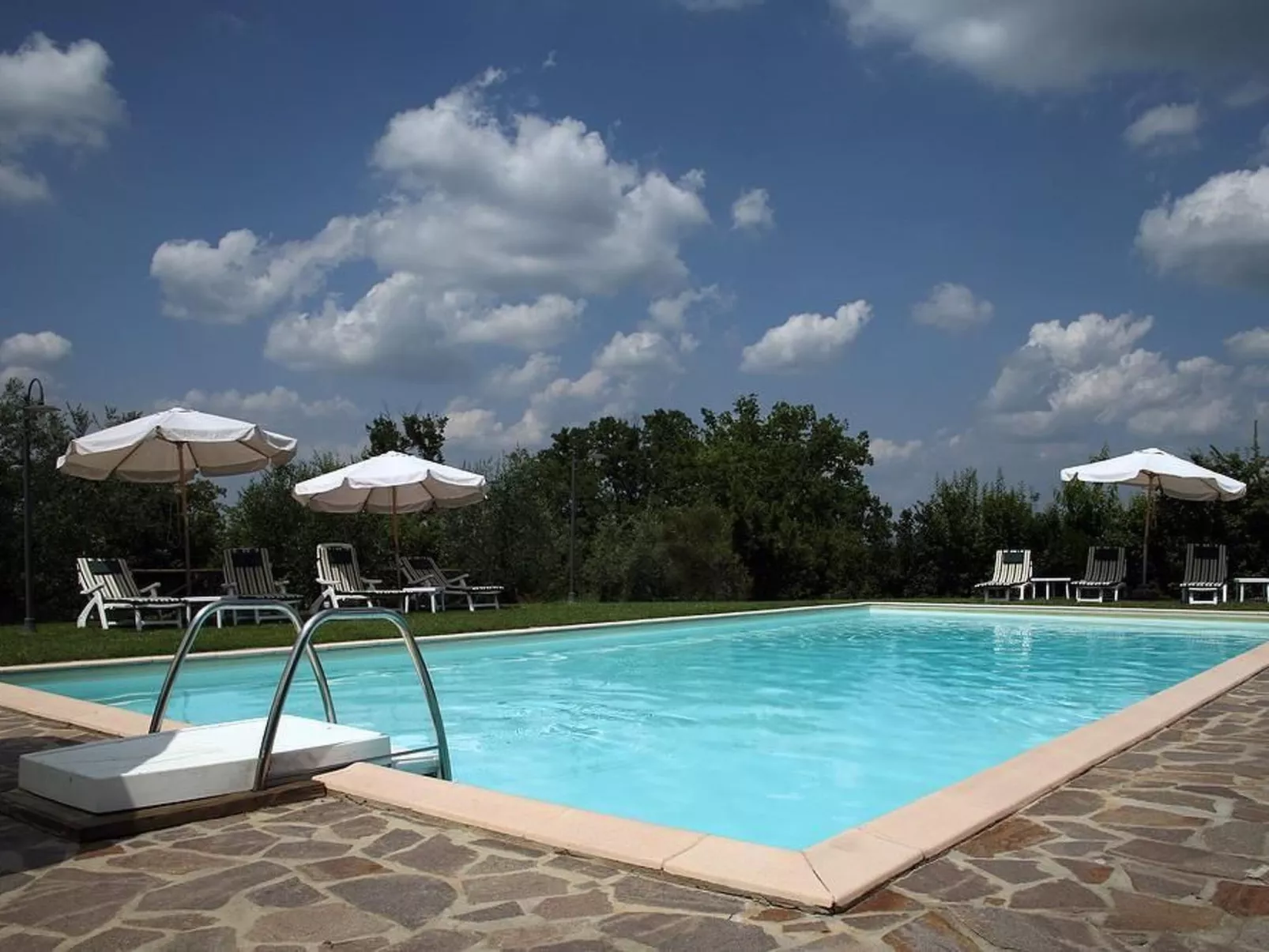 Anwesen "MonnaLisa" mit Schwimmbad-Image-tags.info