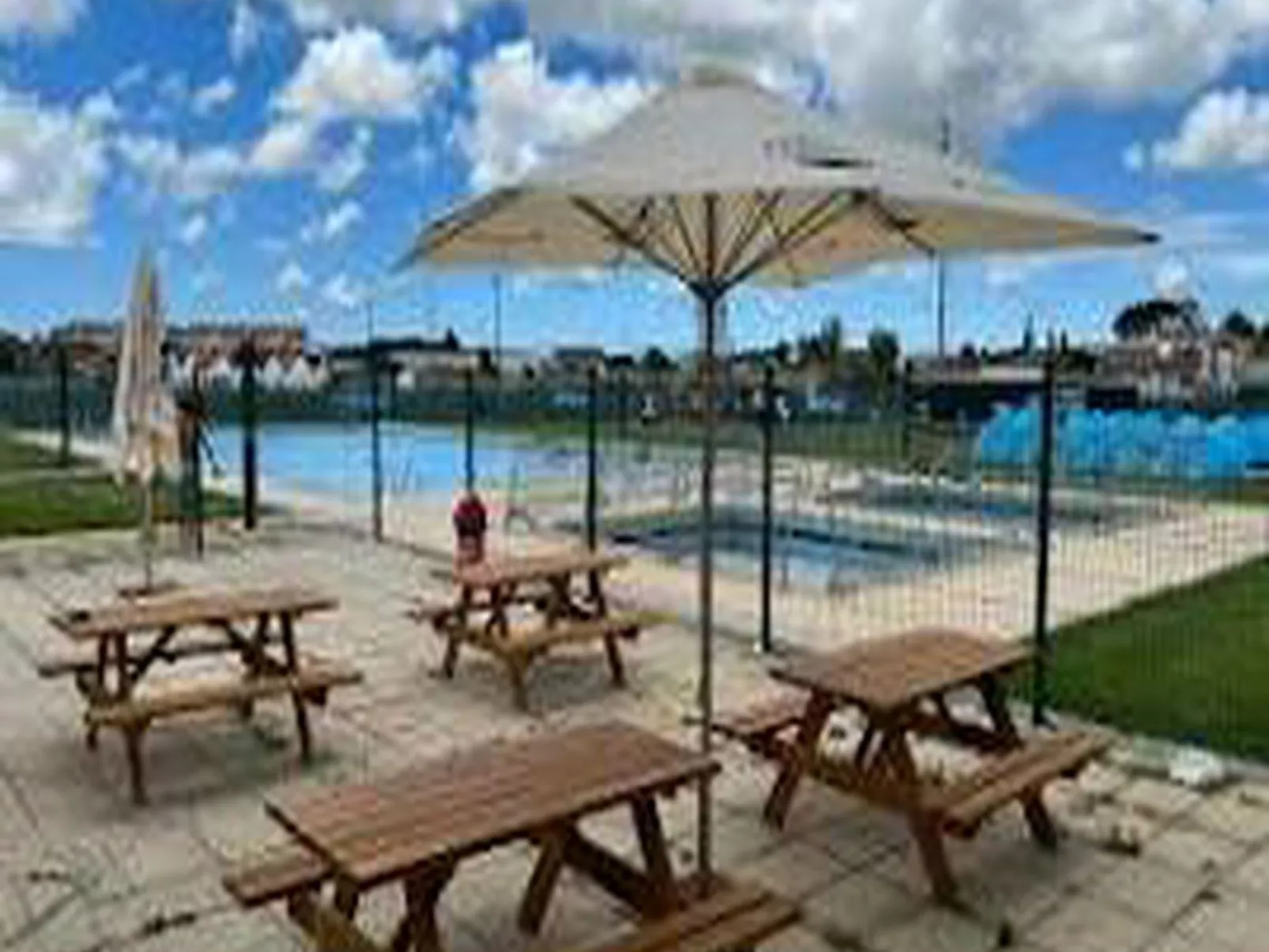 Das Haus Bairrada mit freier Garage-Draußen