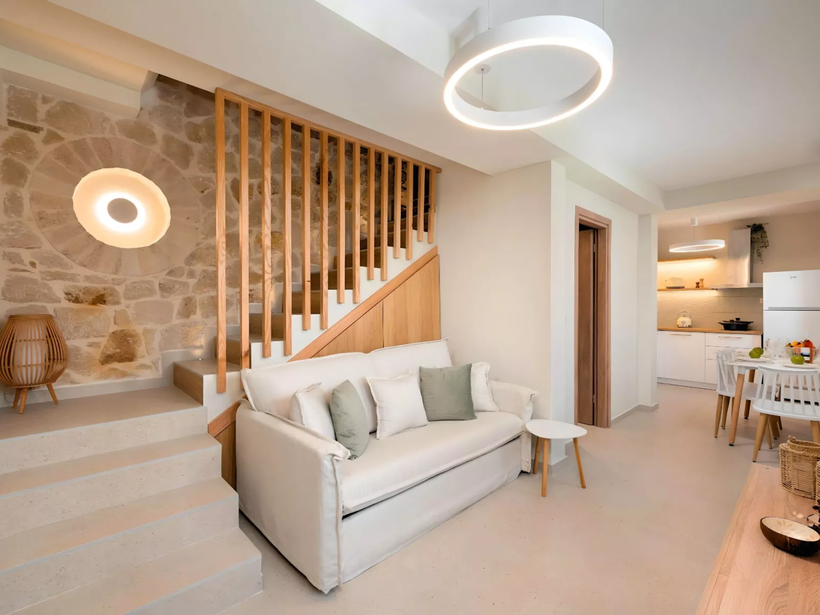 Hidden Gem Pool und Jacuzzi-Inside