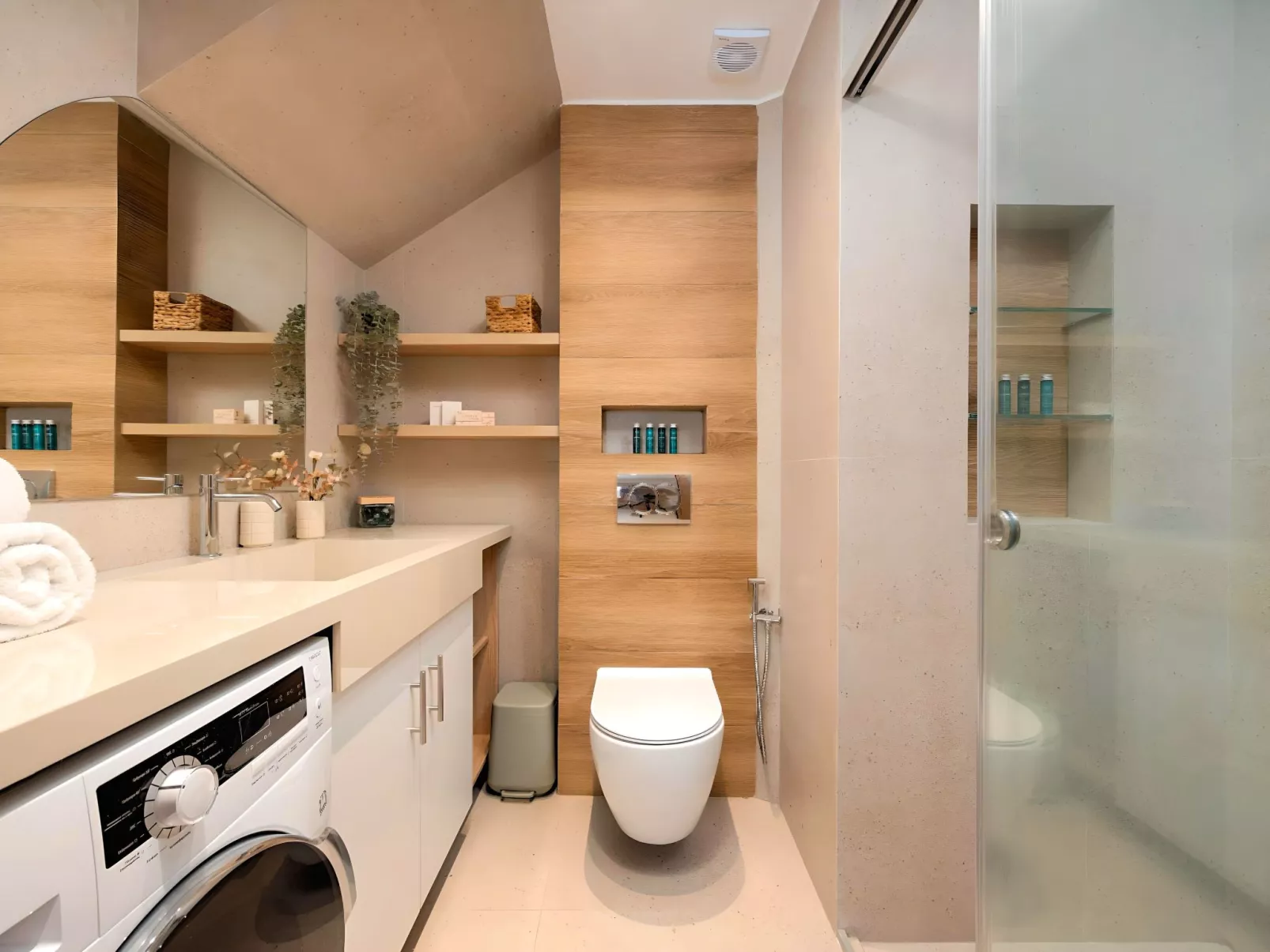 Hidden Gem Villa Pool und Jaccuzzi-Inside